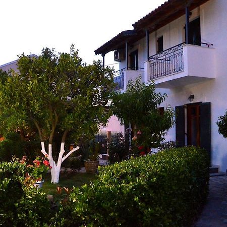 Kostas' Garden Apartment Roda  Exterior photo
