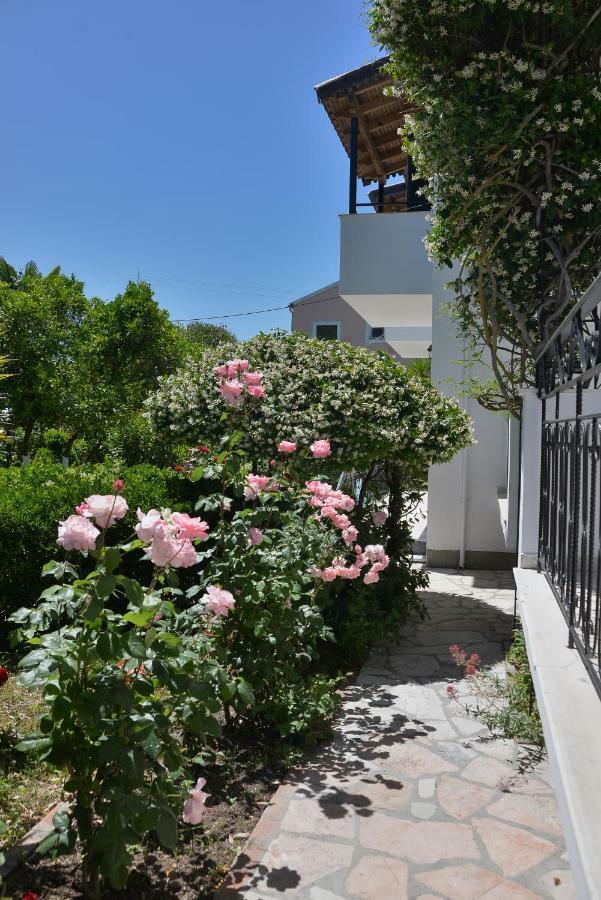 Kostas' Garden Apartment Roda  Exterior photo