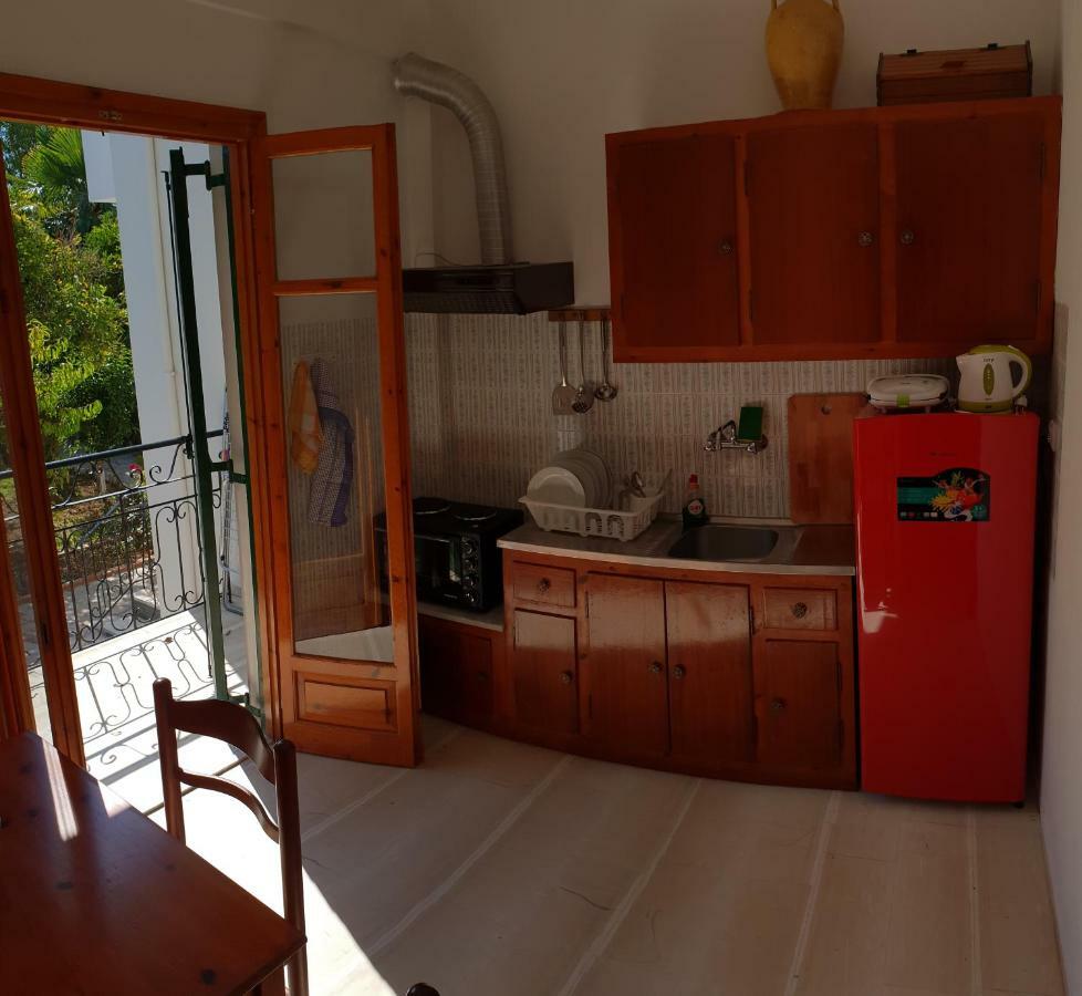 Kostas' Garden Apartment Roda  Exterior photo