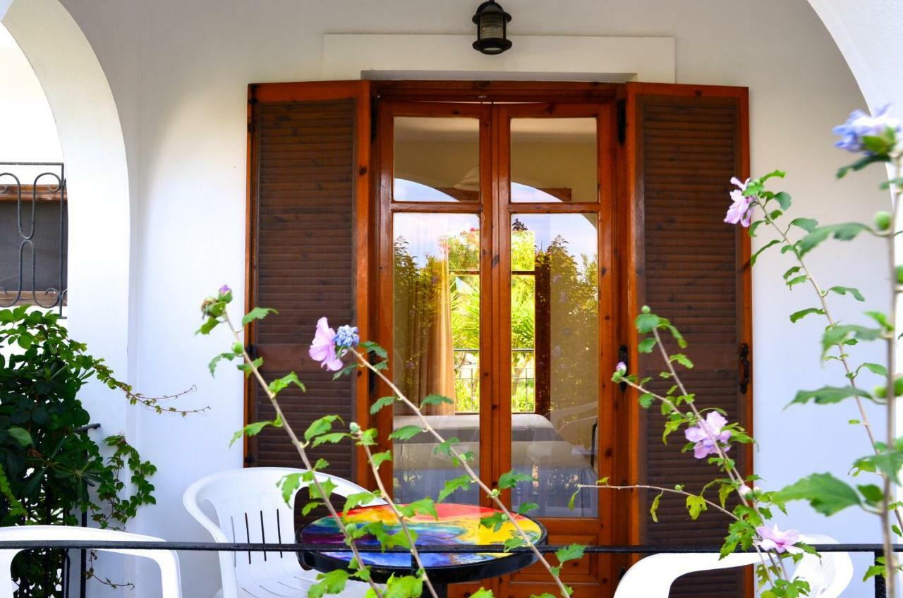 Kostas' Garden Apartment Roda  Exterior photo