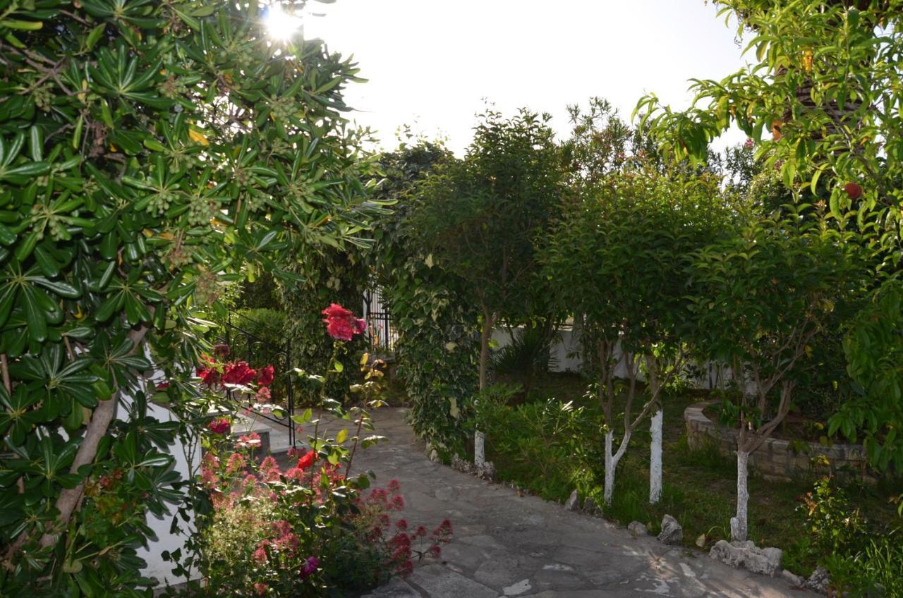 Kostas' Garden Apartment Roda  Exterior photo