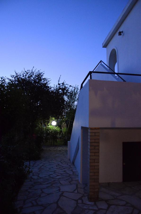 Kostas' Garden Apartment Roda  Exterior photo