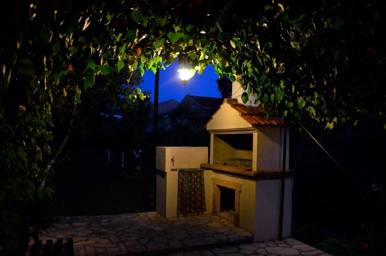 Kostas' Garden Apartment Roda  Exterior photo